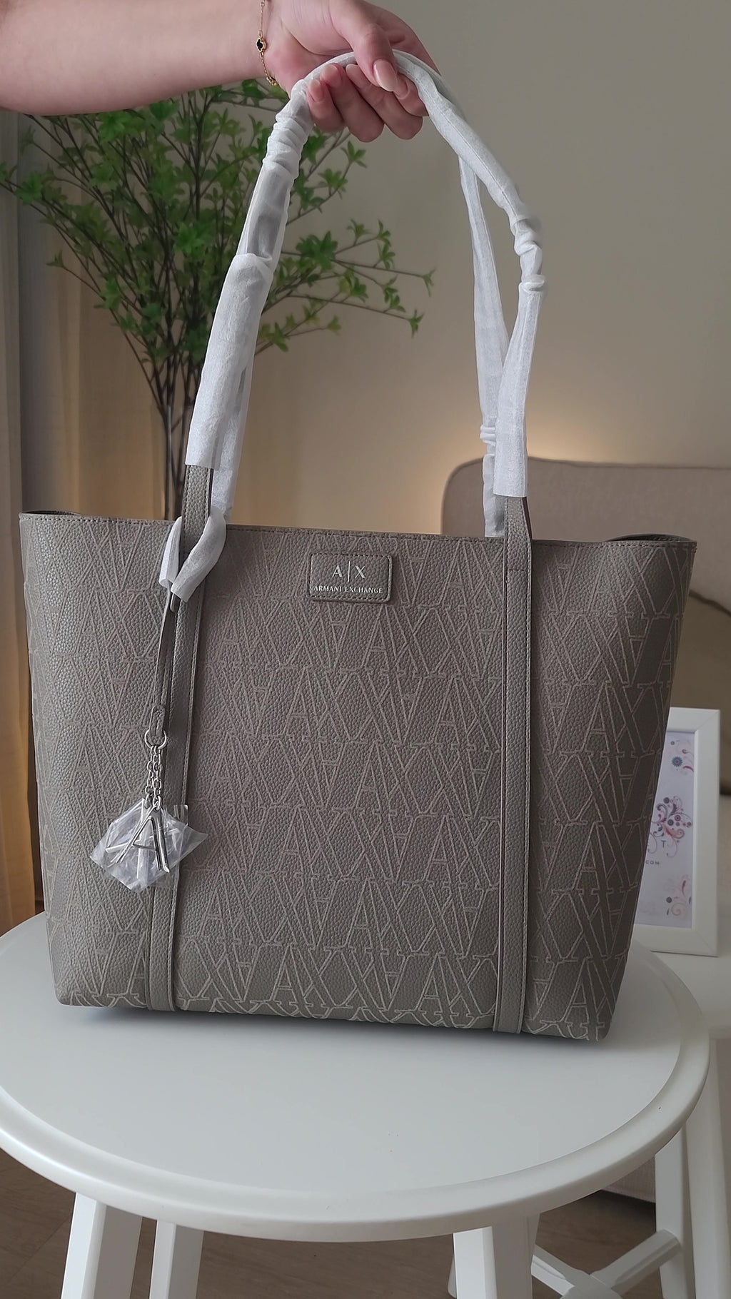 Armani Exchange Silvye Tote bag imitation leather brown bass