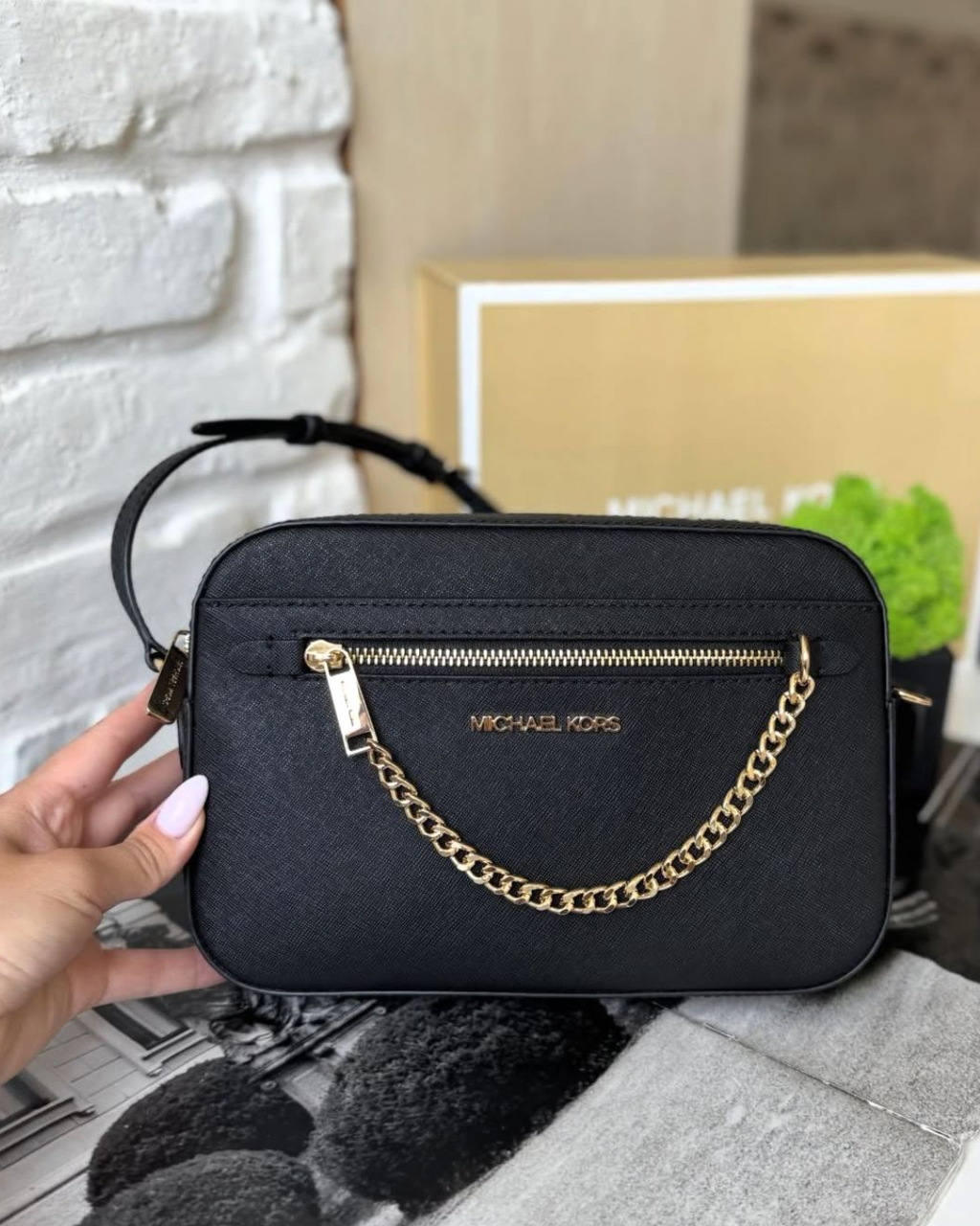 Michael Kors Jet Set Large Saffiano Leather Crossbody Bag - Black / Gold hardware - image 2